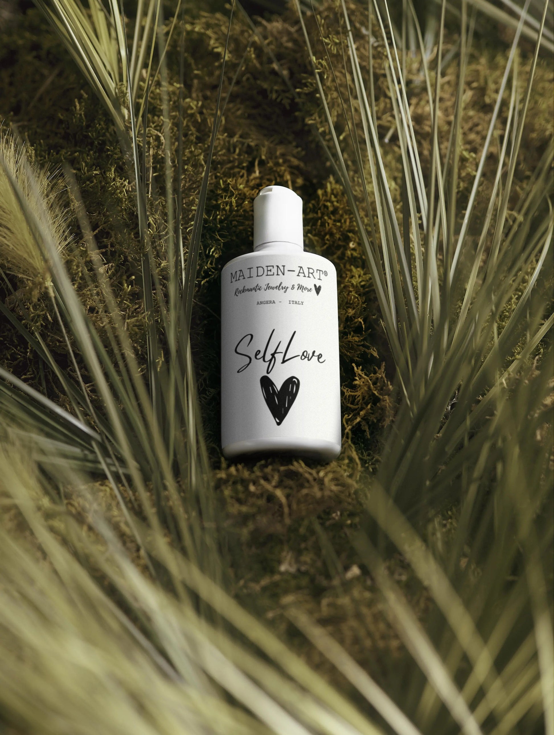 Nourish Shampoo Mindful Hair Care Nourish and Volumize Shampoo-3